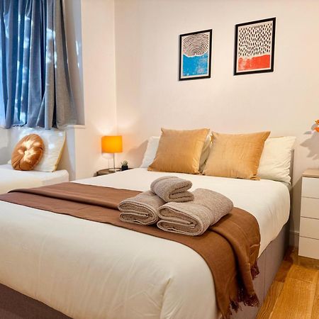 En-Suites With Free Parking 30Min To Central ลอนดอน ภายนอก รูปภาพ