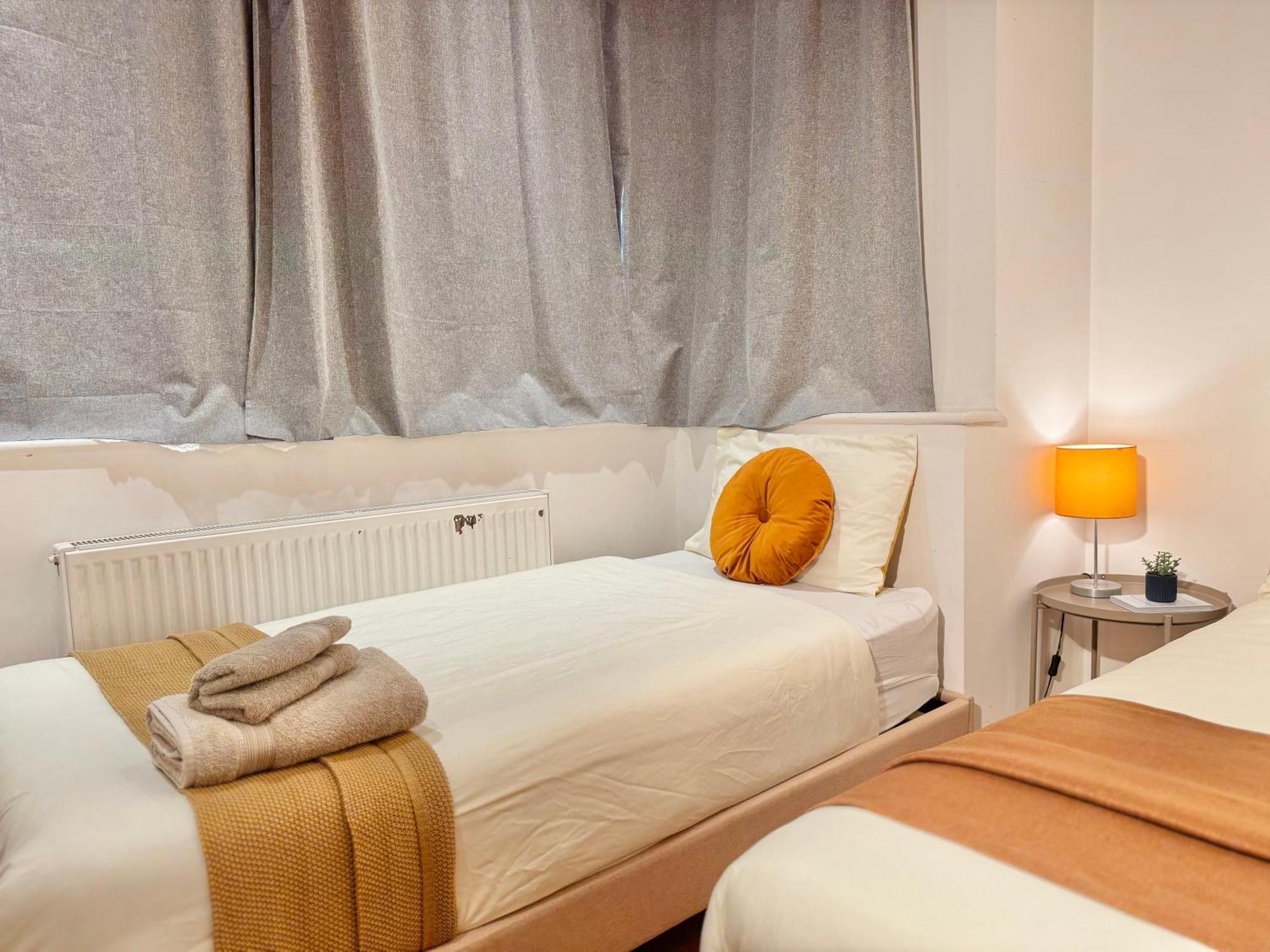 En-Suites With Free Parking 30Min To Central ลอนดอน ภายนอก รูปภาพ