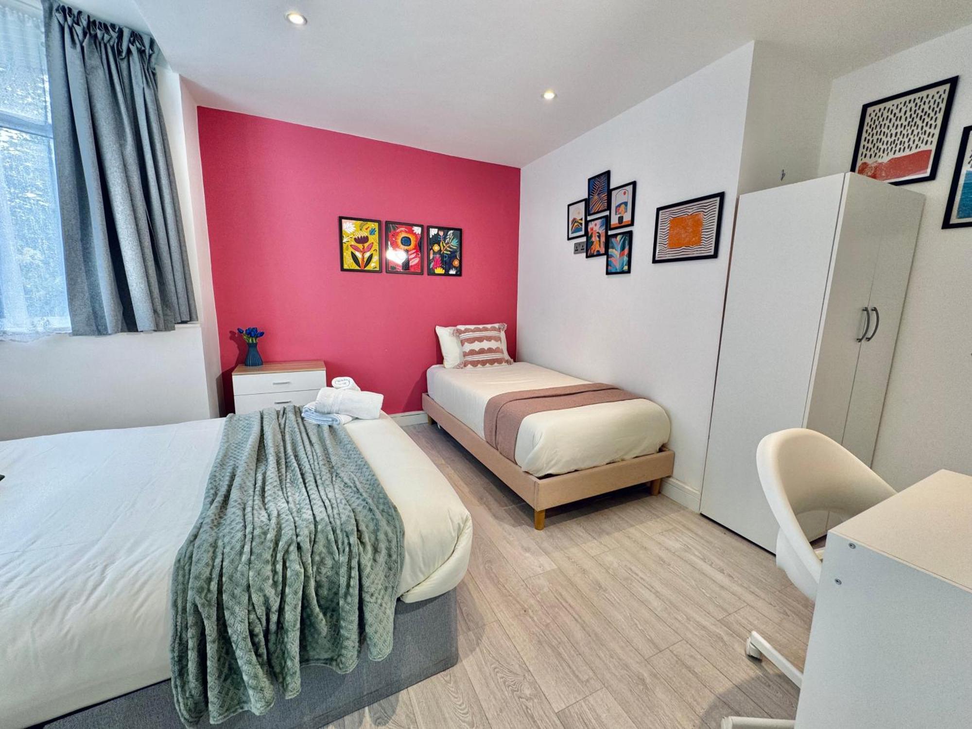 En-Suites With Free Parking 30Min To Central ลอนดอน ภายนอก รูปภาพ